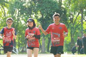 BIB: 0434, 0418, 0088
                            <button type="button" onclick="openModal(5123860)" class="btn btn-primary btn-sm float-right btn-popup" data-toggle="modal" data-target=".modal-high-quality">
                        <i class="fas fa-shopping-cart"></i> Add to Cart
                    </button>
                                            <button type="button" onclick="isThisMe(5123860, true)" class="btn btn-success btn-sm float-right btn-popup btn-isme hidden" data-toggle="tooltip" data-placement="bottom" title="นี่คือรูปของคุณใช่ไหม คลิกที่นี่เพื่อเอาเข้าอัลบั้ม">
                        <i class="fas fa-plus"></i> Add to album
                    </button>
                    <button type="button" onclick="isThisMe(5123860, false)" class="btn btn-warning btn-sm float-right btn-popup btn-isnotme hidden">
                        <i class="fas fa-ban"></i> Remove from album
                    </button>
